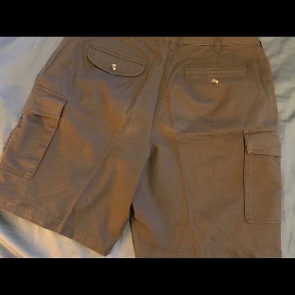 Croft and Barrow Men’s Shorts - Picture 2 of 3